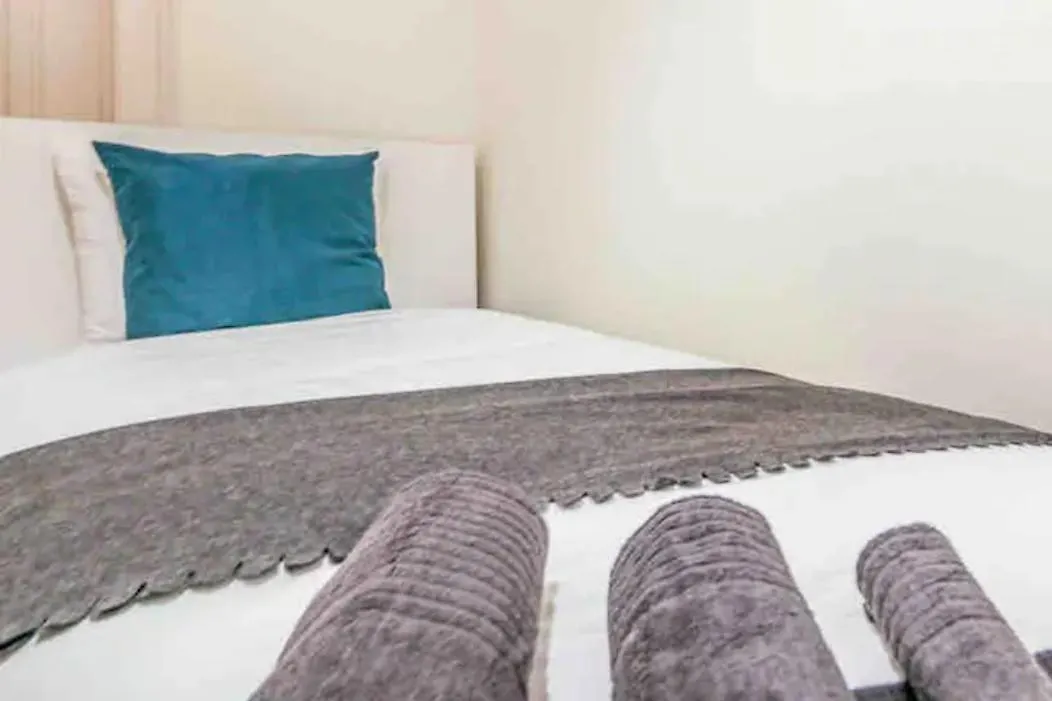 Best Room In Lisbon Apartment