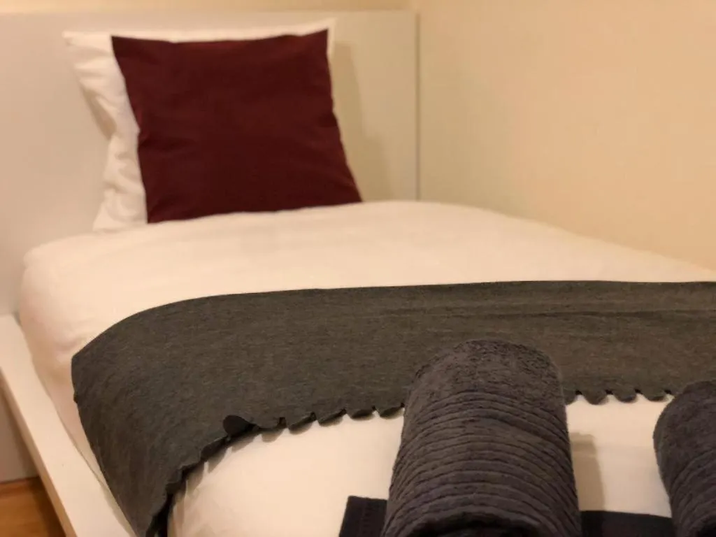 Best Room In Lisbon Apartment